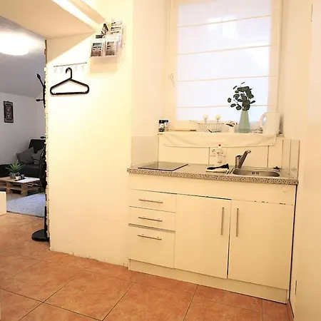 Fully Equipped Near Main Station Appartement *