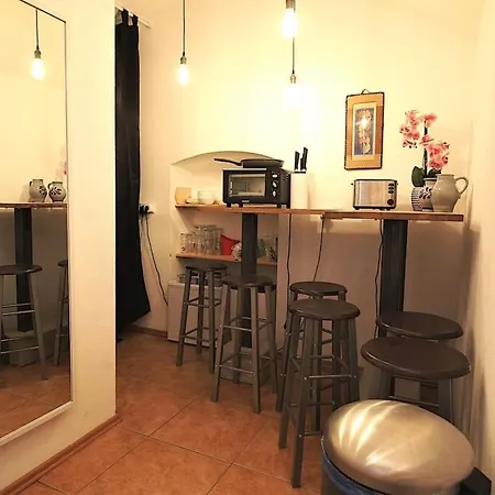 Fully Equipped Near Main Station Würzburg